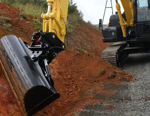 10-18t Excavator Attachment Hydraulic Tilting Bucket Grading Tilt Bucket for CAT Komatsu Hitachi